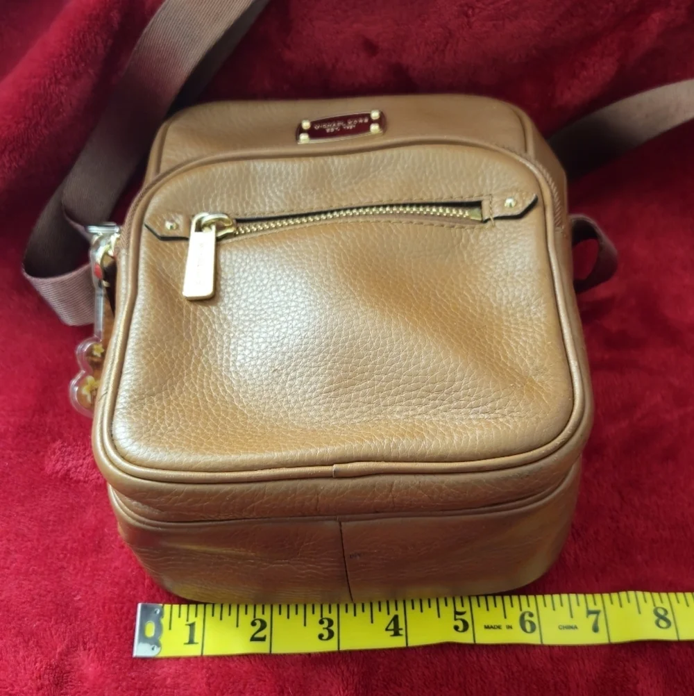 Michael Kors Jet Set Medium Pebbled Leather Tan Crossbody Bag